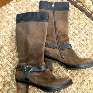 Clarks boots.